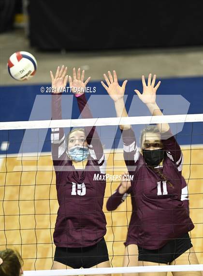 Thumbnail 3 in Cheyenne Mountain vs. Palmer Ridge (CHSAA 4A Semifinal) photogallery.