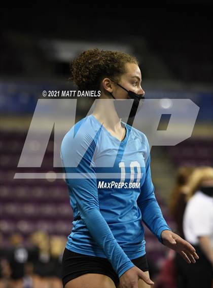 Thumbnail 2 in Cheyenne Mountain vs. Palmer Ridge (CHSAA 4A Semifinal) photogallery.
