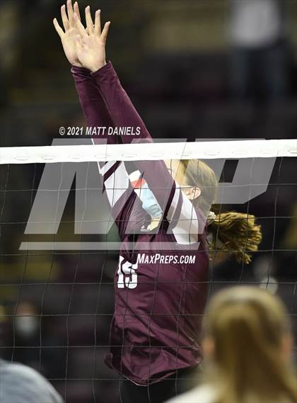 Thumbnail 2 in Cheyenne Mountain vs. Palmer Ridge (CHSAA 4A Semifinal) photogallery.
