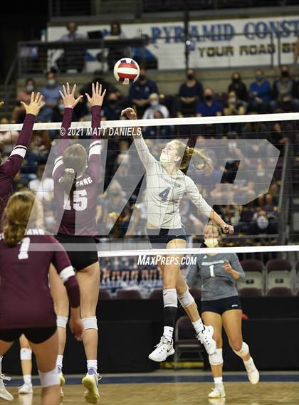 Thumbnail 2 in Cheyenne Mountain vs. Palmer Ridge (CHSAA 4A Semifinal) photogallery.