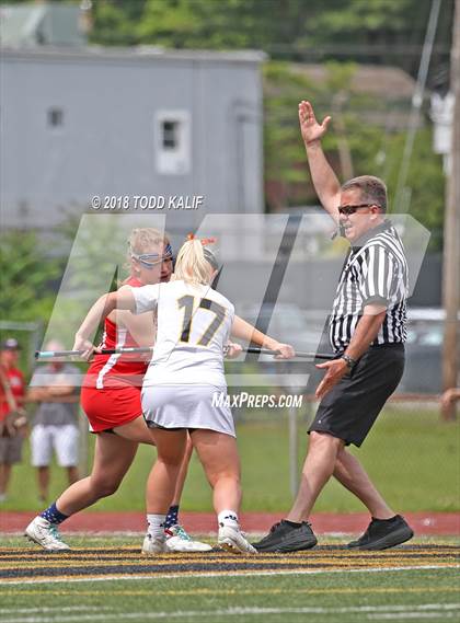 Thumbnail 2 in Branford vs. Hand (CIAC Class M final) photogallery.