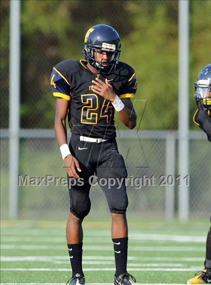 Thumbnail 1 in Mount St. Joseph vs. Friendship Collegiate (I-95 Kickoff Classic) photogallery.