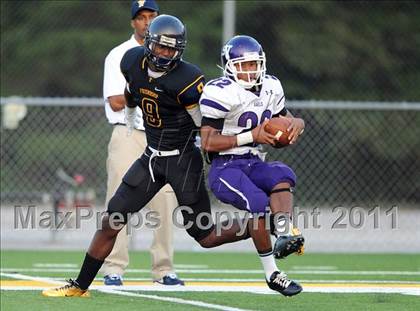 Thumbnail 2 in Mount St. Joseph vs. Friendship Collegiate (I-95 Kickoff Classic) photogallery.