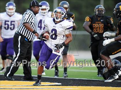 Thumbnail 2 in Mount St. Joseph vs. Friendship Collegiate (I-95 Kickoff Classic) photogallery.
