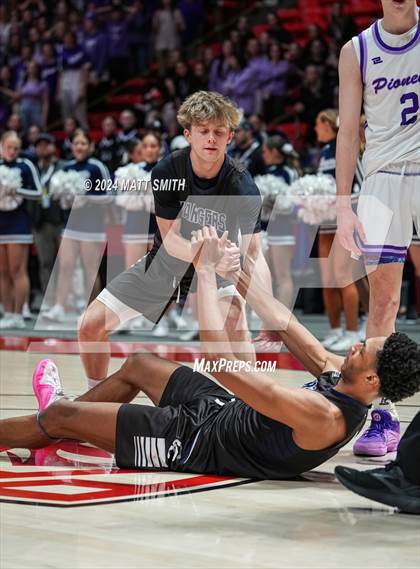 Thumbnail 1 in Corner Canyon vs. Lehi (UHSAA 6A Final) photogallery.
