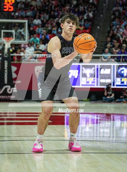 Thumbnail 2 in Corner Canyon vs. Lehi (UHSAA 6A Final) photogallery.