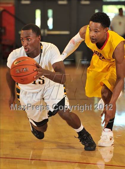 Thumbnail 3 in Fairfax vs. Eisenhower (Nike Extravaganza) photogallery.