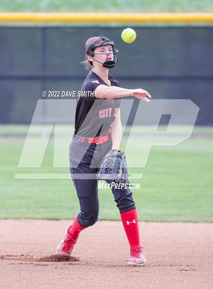 Thumbnail 1 in Iowa City vs Center Point-Urbana (Linn-Mar / Alburnett Tournament) photogallery.