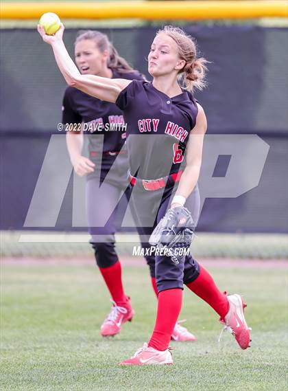 Thumbnail 3 in Iowa City vs Center Point-Urbana (Linn-Mar / Alburnett Tournament) photogallery.