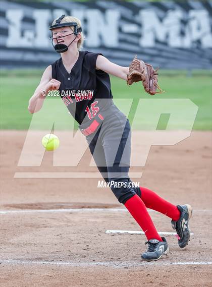 Thumbnail 1 in Iowa City vs Center Point-Urbana (Linn-Mar / Alburnett Tournament) photogallery.