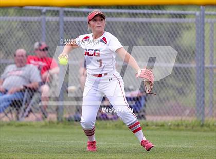 Thumbnail 1 in Iowa City vs Center Point-Urbana (Linn-Mar / Alburnett Tournament) photogallery.