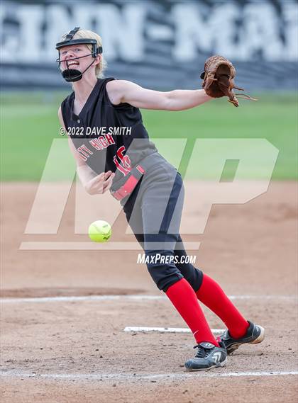 Thumbnail 2 in Iowa City vs Center Point-Urbana (Linn-Mar / Alburnett Tournament) photogallery.
