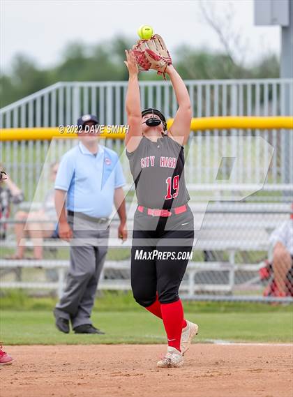 Thumbnail 2 in Iowa City vs Center Point-Urbana (Linn-Mar / Alburnett Tournament) photogallery.
