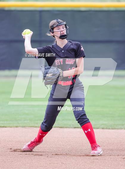 Thumbnail 3 in Iowa City vs Center Point-Urbana (Linn-Mar / Alburnett Tournament) photogallery.