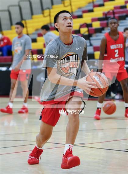 Thumbnail 2 in Gonzaga Prep vs Modesto Christian (Hoophall West) photogallery.