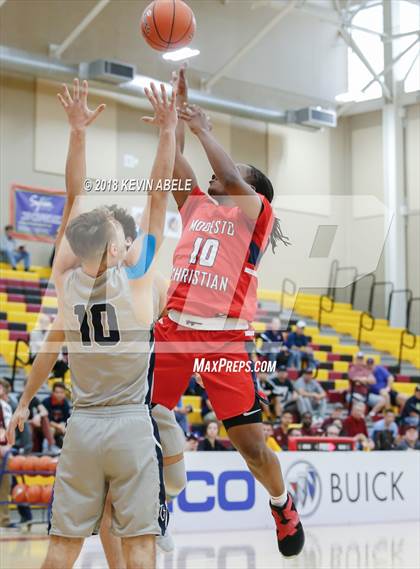 Thumbnail 3 in Gonzaga Prep vs Modesto Christian (Hoophall West) photogallery.