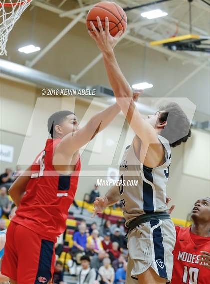 Thumbnail 3 in Gonzaga Prep vs Modesto Christian (Hoophall West) photogallery.