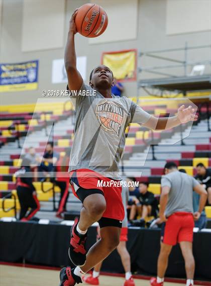 Thumbnail 2 in Gonzaga Prep vs Modesto Christian (Hoophall West) photogallery.