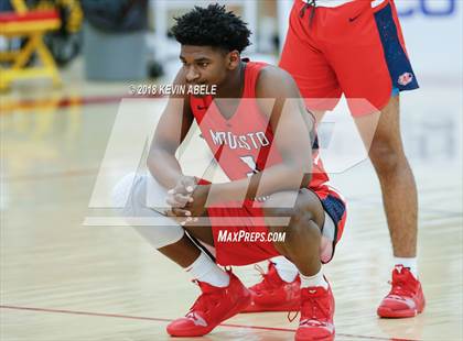 Thumbnail 3 in Gonzaga Prep vs Modesto Christian (Hoophall West) photogallery.