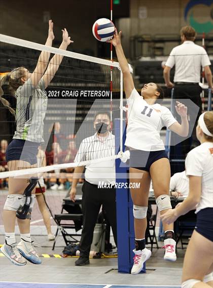 Thumbnail 3 in Ridgeline vs. Mountain Crest (UHSAA 4A Quarterfinal Playoff) photogallery.