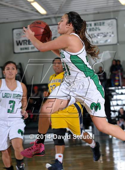 Thumbnail 1 in Inderkum vs. Dixon (Ram Jam Winter Classic) photogallery.