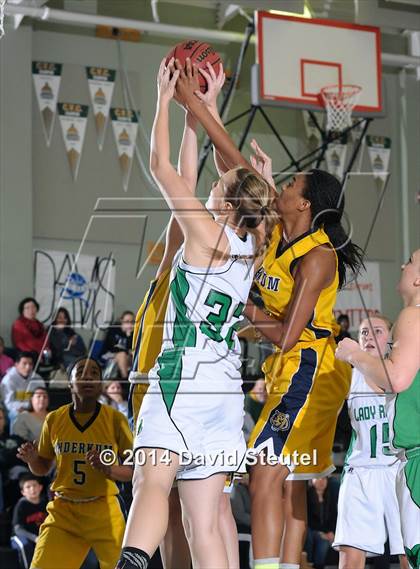 Thumbnail 1 in Inderkum vs. Dixon (Ram Jam Winter Classic) photogallery.