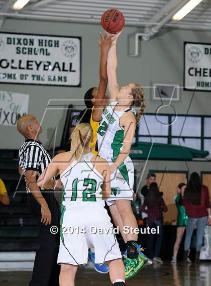 Thumbnail 1 in Inderkum vs. Dixon (Ram Jam Winter Classic) photogallery.