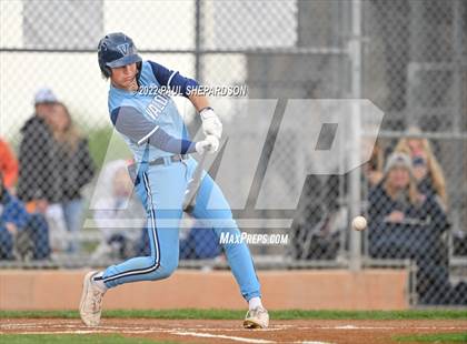 Thumbnail 3 in Legend vs. Valor Christian - CHSAA 5A Region 3 Game photogallery.