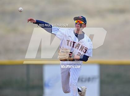 Thumbnail 1 in Legend vs. Valor Christian - CHSAA 5A Region 3 Game photogallery.