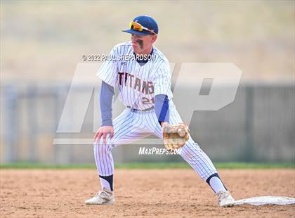 Thumbnail 3 in Legend vs. Valor Christian - CHSAA 5A Region 3 Game photogallery.