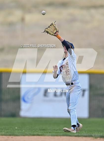 Thumbnail 2 in Legend vs. Valor Christian - CHSAA 5A Region 3 Game photogallery.