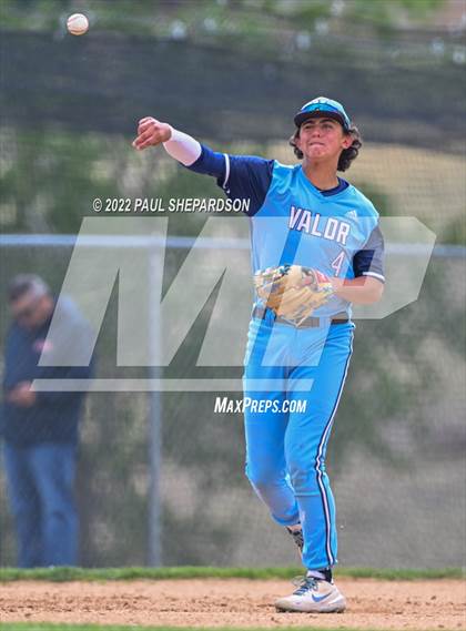 Thumbnail 3 in Legend vs. Valor Christian - CHSAA 5A Region 3 Game photogallery.