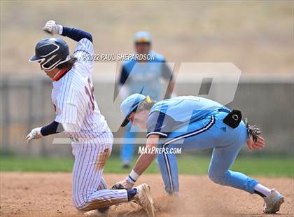 Thumbnail 3 in Legend vs. Valor Christian - CHSAA 5A Region 3 Game photogallery.