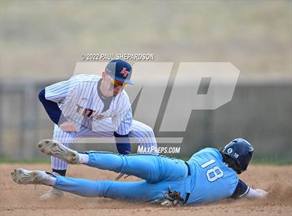 Thumbnail 3 in Legend vs. Valor Christian - CHSAA 5A Region 3 Game photogallery.