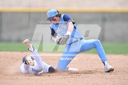 Thumbnail 2 in Legend vs. Valor Christian - CHSAA 5A Region 3 Game photogallery.
