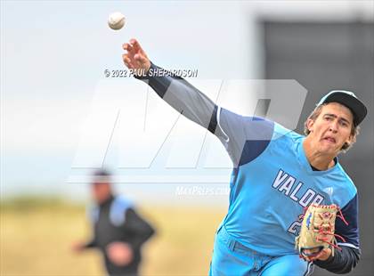 Thumbnail 3 in Legend vs. Valor Christian - CHSAA 5A Region 3 Game photogallery.