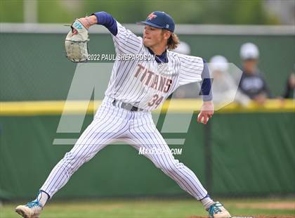 Thumbnail 2 in Legend vs. Valor Christian - CHSAA 5A Region 3 Game photogallery.