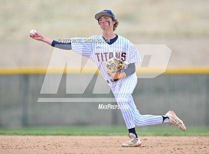Thumbnail 2 in Legend vs. Valor Christian - CHSAA 5A Region 3 Game photogallery.
