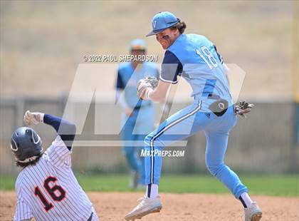 Thumbnail 3 in Legend vs. Valor Christian - CHSAA 5A Region 3 Game photogallery.