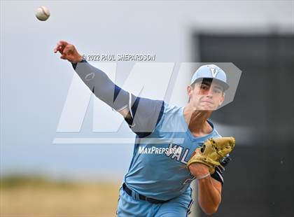 Thumbnail 3 in Legend vs. Valor Christian - CHSAA 5A Region 3 Game photogallery.