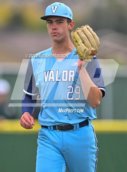 Thumbnail 3 in Legend vs. Valor Christian - CHSAA 5A Region 3 Game photogallery.