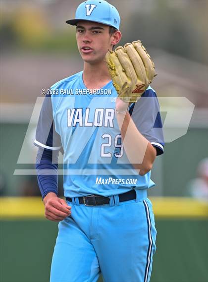 Thumbnail 2 in Legend vs. Valor Christian - CHSAA 5A Region 3 Game photogallery.