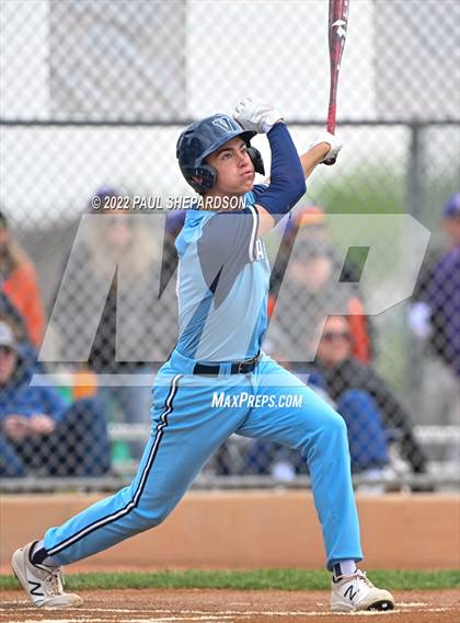 Thumbnail 3 in Legend vs. Valor Christian - CHSAA 5A Region 3 Game photogallery.