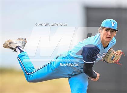 Thumbnail 2 in Legend vs. Valor Christian - CHSAA 5A Region 3 Game photogallery.