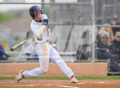 Thumbnail 3 in Legend vs. Valor Christian - CHSAA 5A Region 3 Game photogallery.