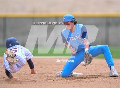 Thumbnail 1 in Legend vs. Valor Christian - CHSAA 5A Region 3 Game photogallery.