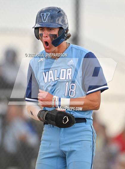 Thumbnail 2 in Legend vs. Valor Christian - CHSAA 5A Region 3 Game photogallery.