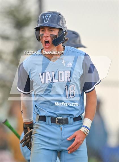 Thumbnail 3 in Legend vs. Valor Christian - CHSAA 5A Region 3 Game photogallery.
