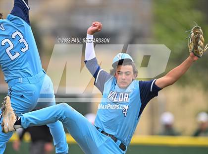 Thumbnail 3 in Legend vs. Valor Christian - CHSAA 5A Region 3 Game photogallery.