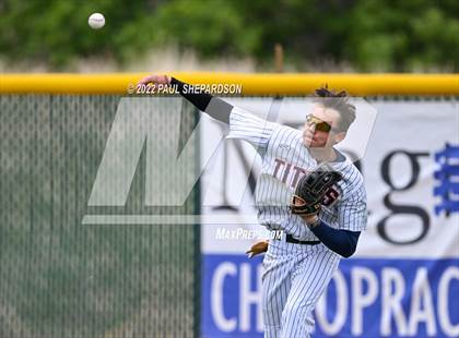 Thumbnail 2 in Legend vs. Valor Christian - CHSAA 5A Region 3 Game photogallery.